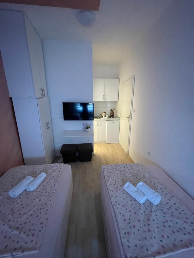 Apartments Glitter โมสตาร์ ภายนอก รูปภาพ