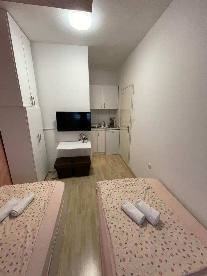 Apartments Glitter โมสตาร์ ภายนอก รูปภาพ