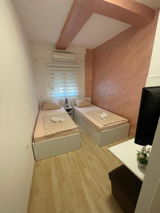 Apartments Glitter โมสตาร์ ภายนอก รูปภาพ