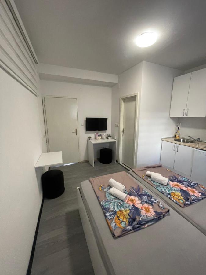 Apartments Glitter โมสตาร์ ภายนอก รูปภาพ